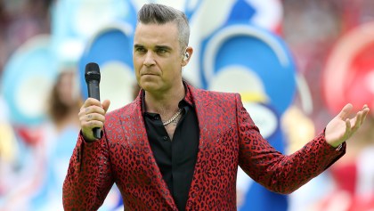 El dedo de Robbie Williams en Rusia 2018 se vuelve protagonista... de memes