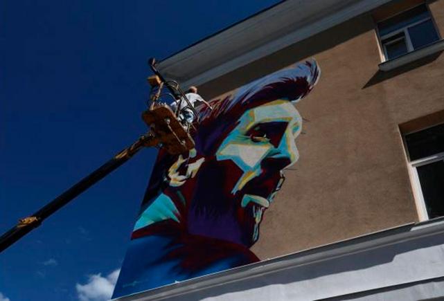 En la Cuidad de Kazán ahora hay murales de Cristiano Ronaldo y Lionel Messi