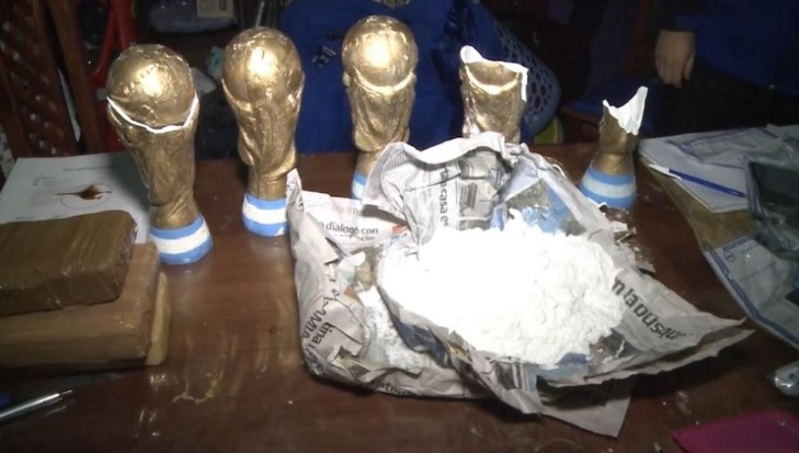 En Argentina encuentran droga en trofeos falsos de la Copa del Mundo