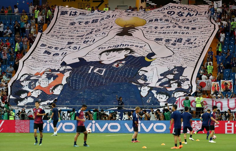 Oliver Atom y los Super Campeones fueron al Estadio a Apoyar a Japón