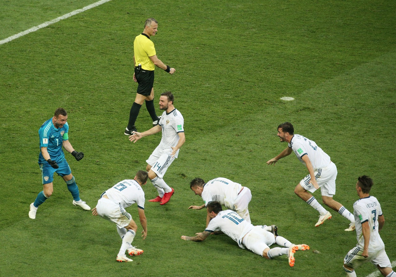 Rusia avanza nuevamente a Octavos de Final desde México Mundial 1970