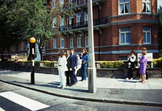 Paul McCartney recrea portada del Abbey Road… 49 años después