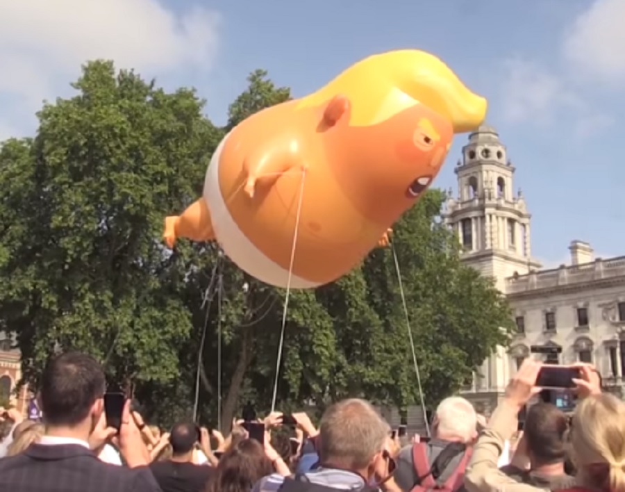 Baby Trump Volando en Londres
