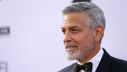 Hospitalizan a George Clooney tras un accidente en motocicleta