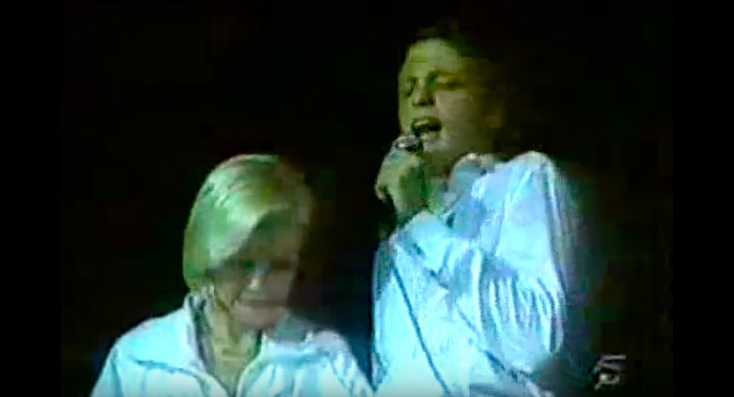 Capítulo 11: La última vez que Luis Miguel le cantó a su mamá en un escenario