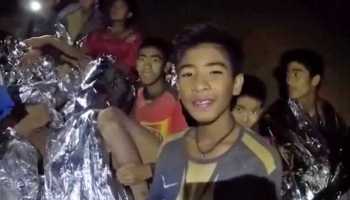 Niños atrapados en cueva de Tailandia piden comida a sus padres a través de cartas
