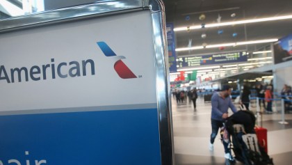 ¡Abusados! American Airlines ya no aceptará efectivo en el aeropuerto de Cancún