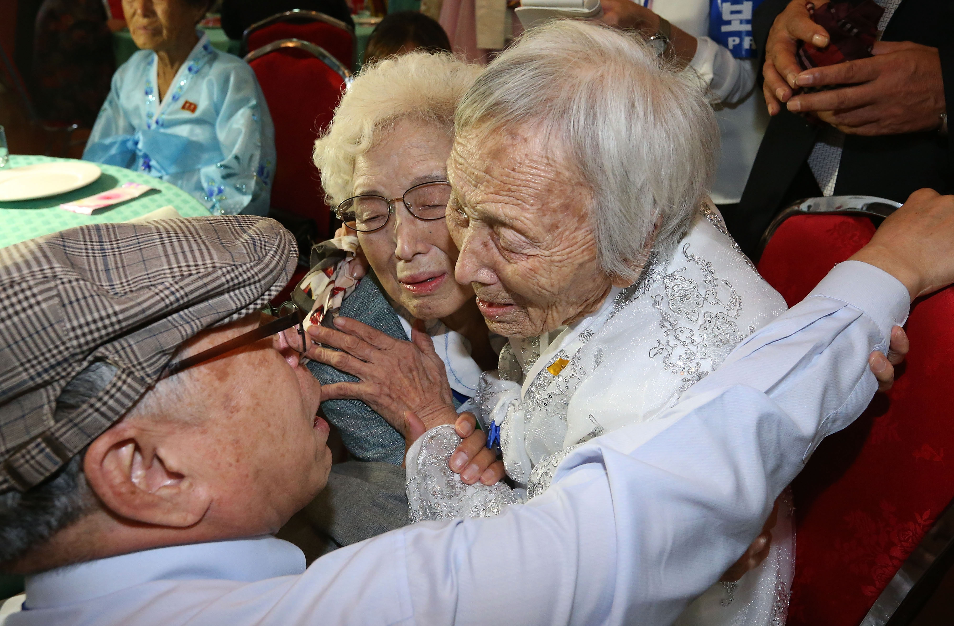 Familias de Corea del Norte y del Sur pudieron reunirse luego de 65 años