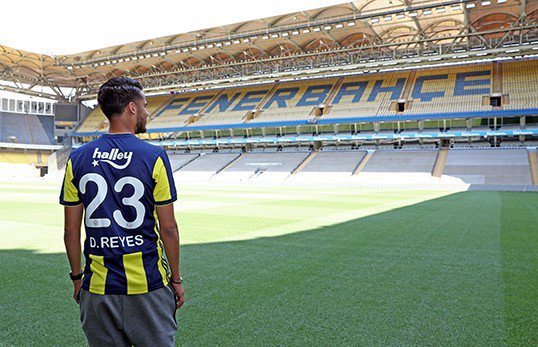 Diego Reyes oficialmente es nuevo jugador del Fenerbahce de Turquía