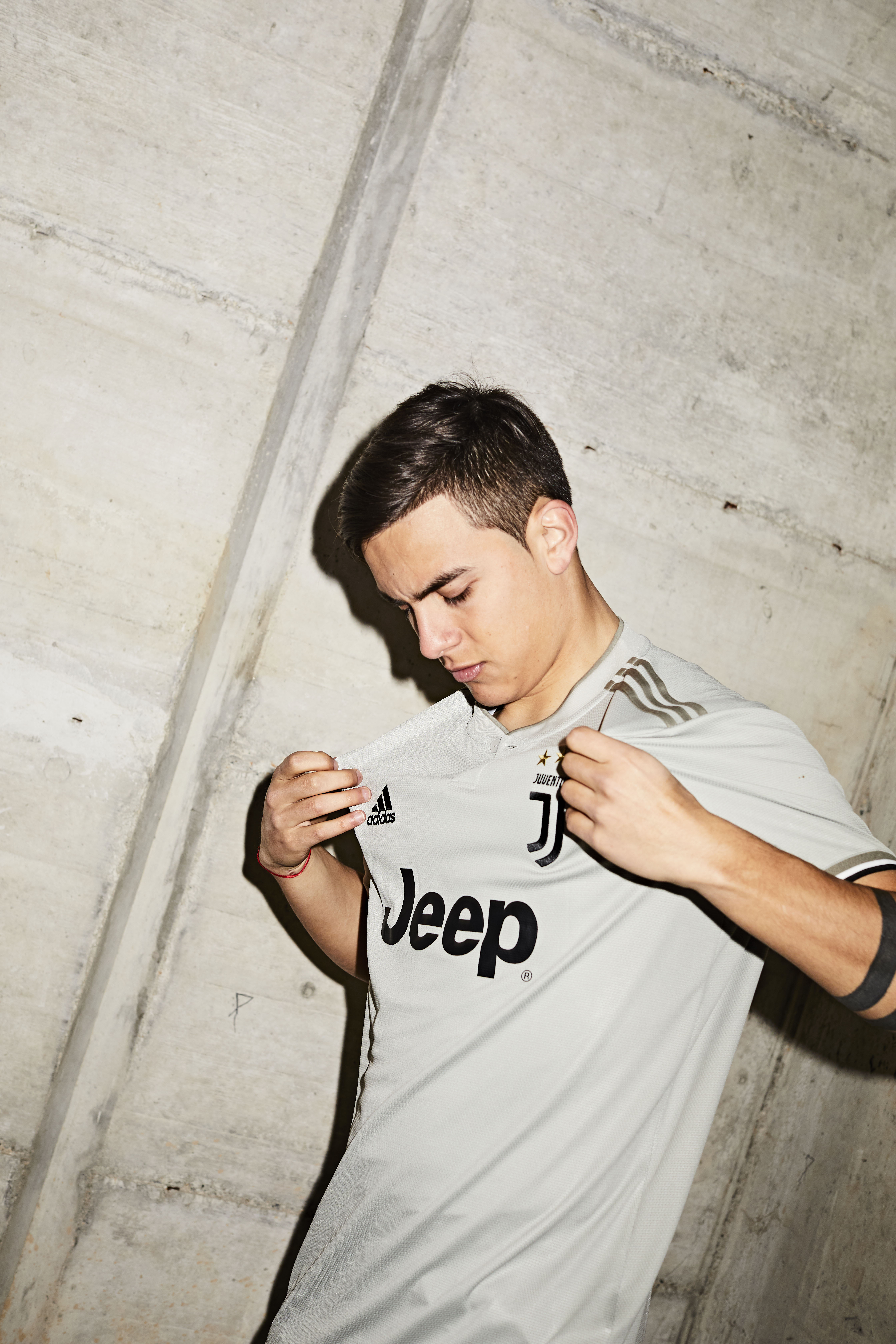 ¡De gala! Juventus presentó su nuevo uniforme de visitante para Serie A