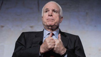 John McCain decidió dejar de recibir el tratamiento para el cáncer