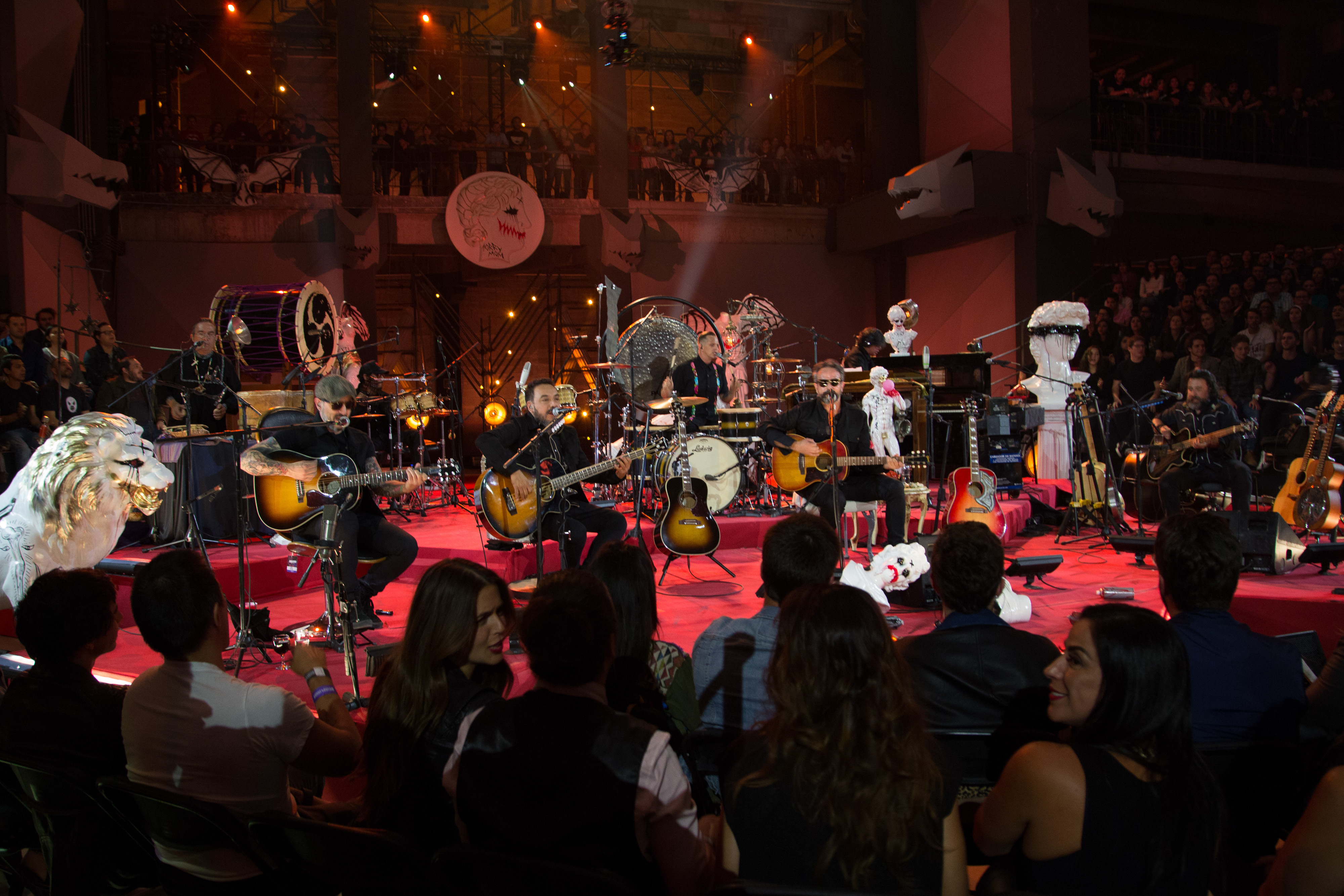 Here They Kum: ¡Ya puedes escuchar completo el MTV Unplugged de Molotov!