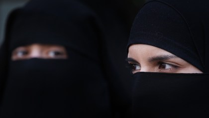 Entra en vigor la prohibición de burqas y niqabs en países de Europa