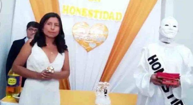 Boda de candidata a alcaldía de Chilca con "la honestidad"