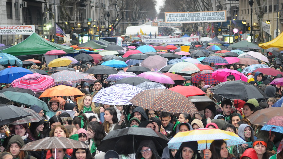 Movilización en Argentina,previo a votación en el Senado para decidir proyecto de legalización del aborto