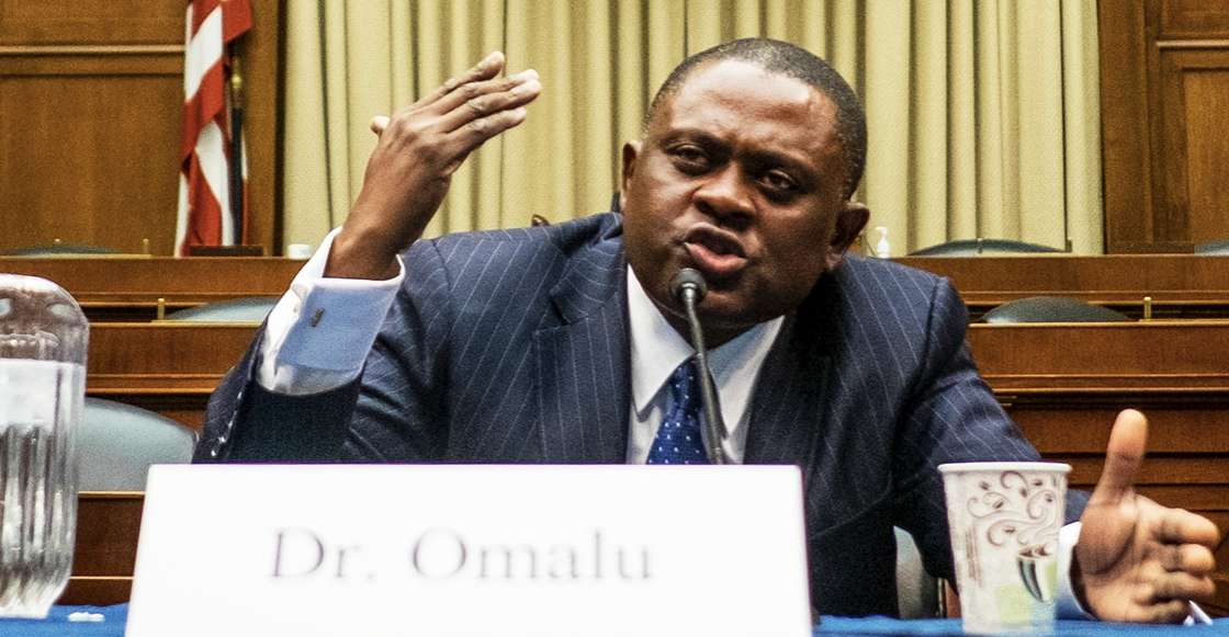 La historia del doctor que luchó contra los golpes degenerativos de la NFL