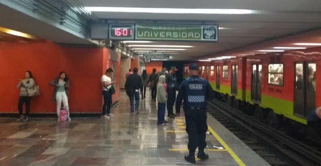 Cae pareja de invidentes a las vías del metro Hidalgo en la línea 3