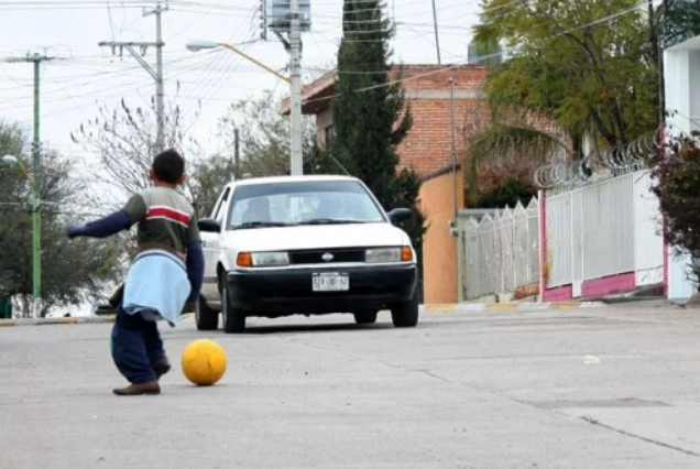 10 reglas sagradas del futbol callejero que seguramente conoces