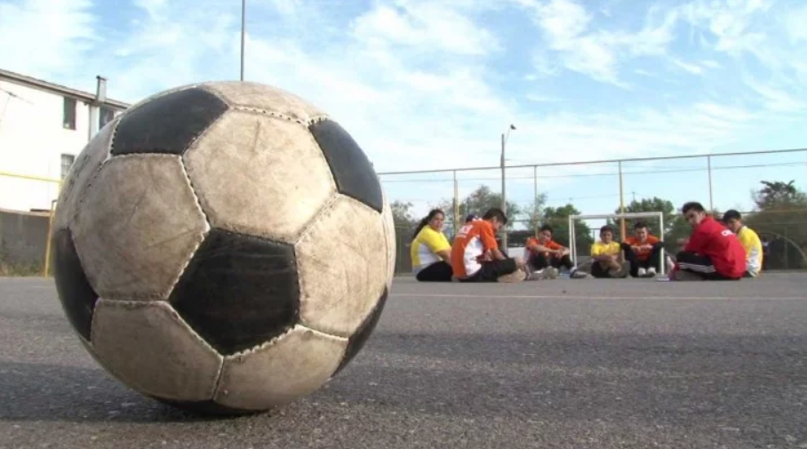 Las 10 cosas que no pueden faltar en el fútbol callejero - AS México