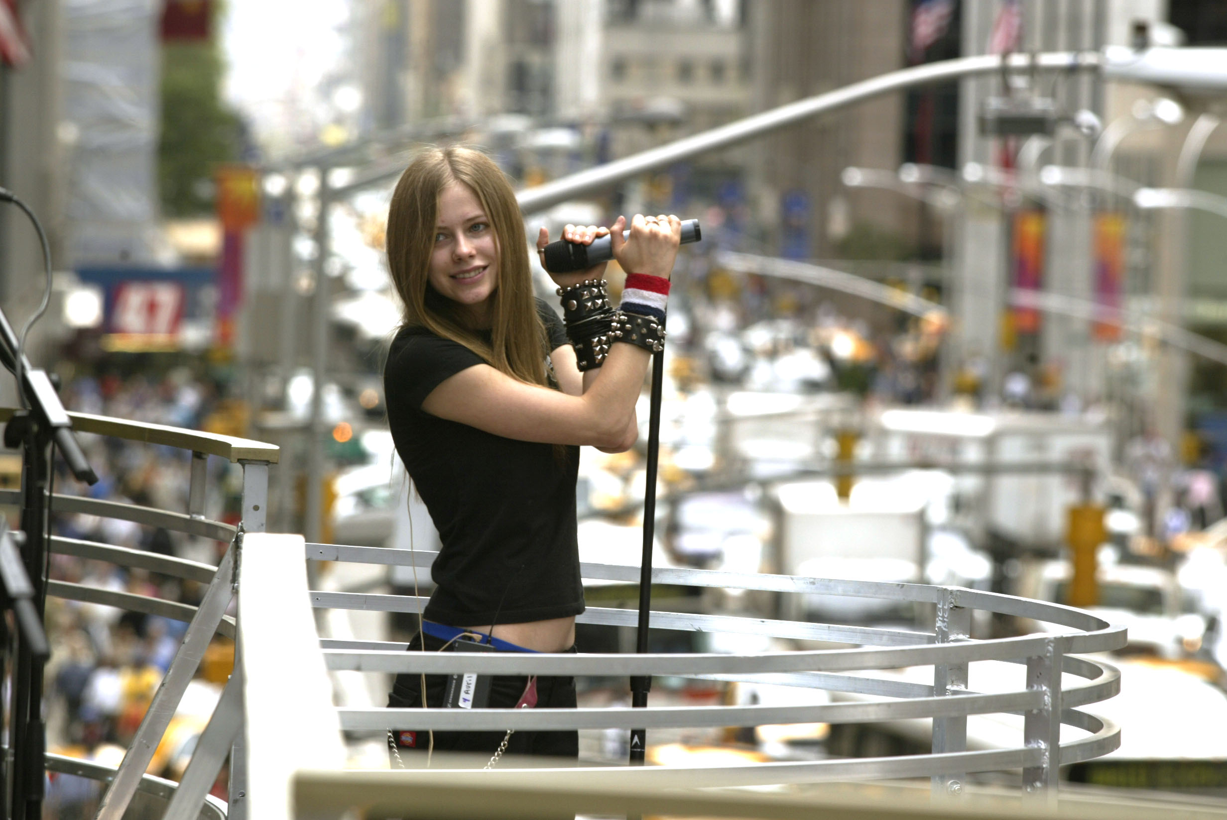 Avril Lavigne se abre con sus fans y anuncia su regreso a la música