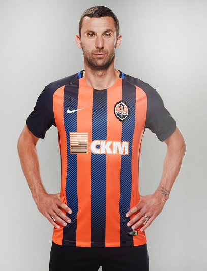 Checa los uniformes de los 32 equipos clasificados a la Champions League