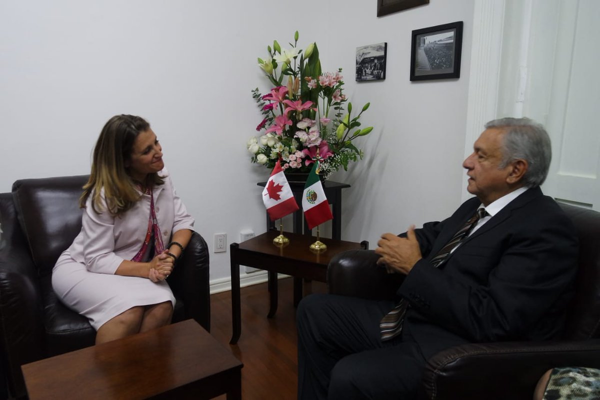 La canciller de Canadá, Chrystia Freelan y el presidente electo electo de México, Andrés Manuel López Obrador.