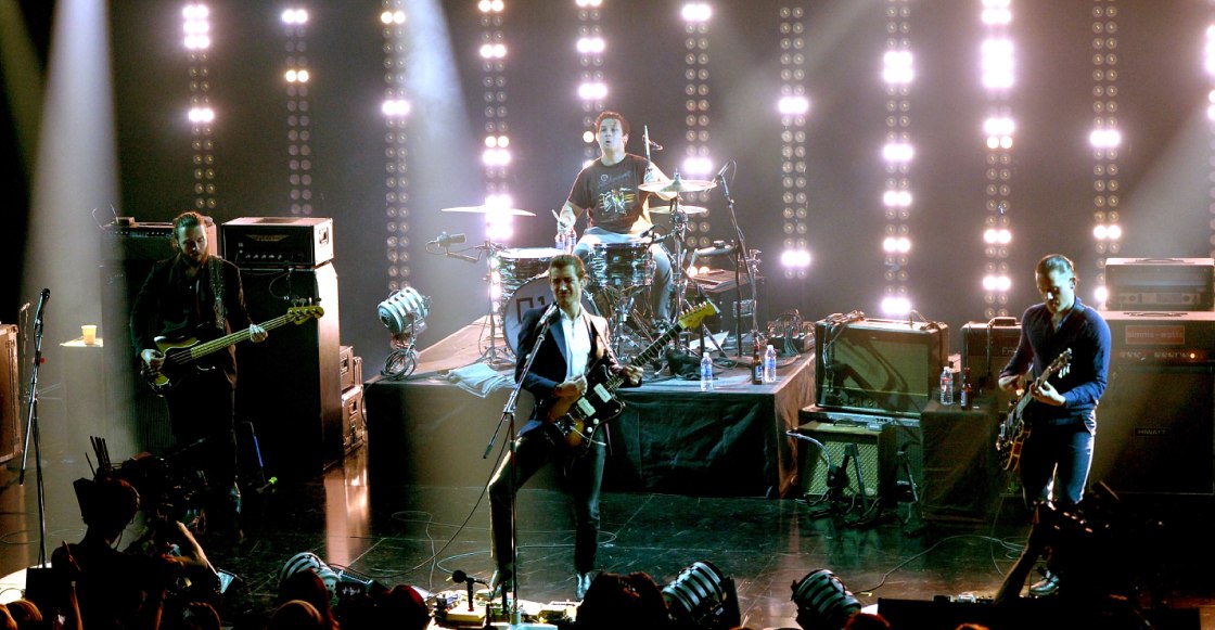 Arctic Monkeys toca "Mardy Bum" por primera vez en cuatro años