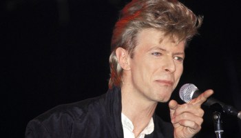 Escucha la nueva versión de “Beat of Your Drum” de David Bowie
