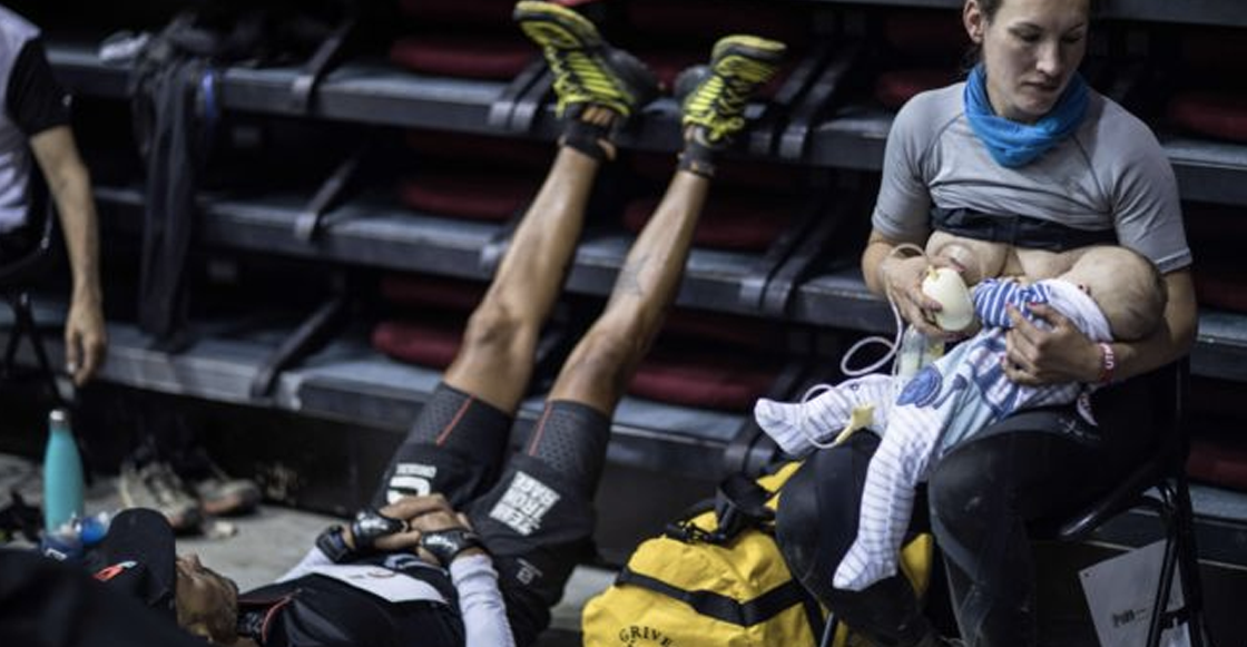 ¡Wow! Ultramaratonista amamantó a su bebé en plena carrera