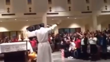 WTF? Un sacerdote hace alabanzas con una canción de 'High School Musical'