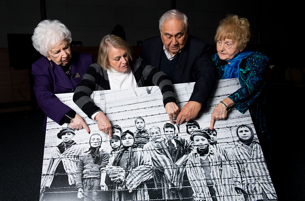 Familiares de víctimas del Holocausto