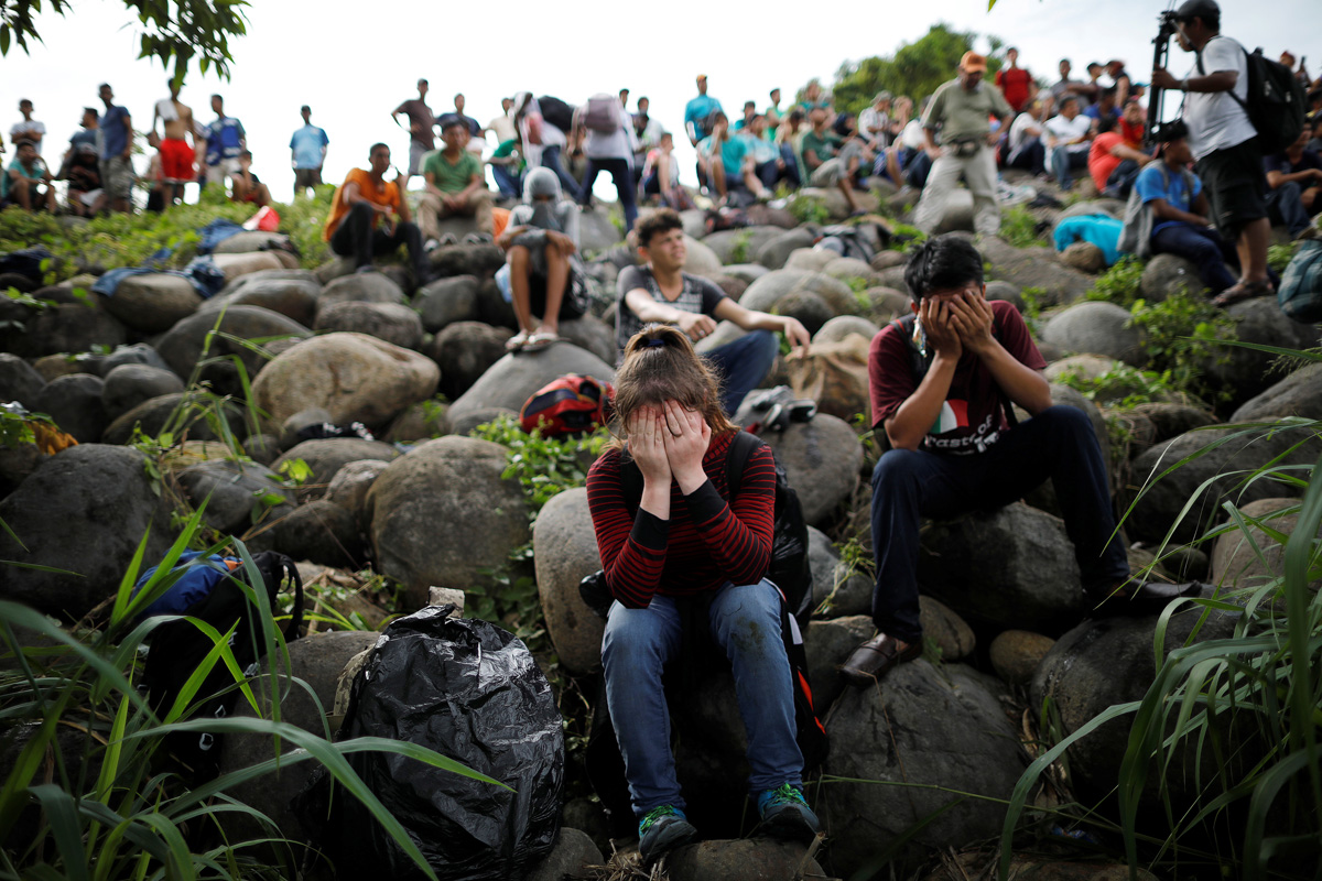 La angustia y desesperación que viven miles de migrantes hondureños en la frontera con México