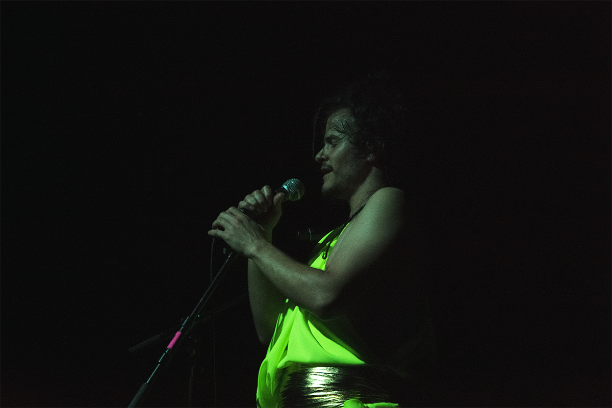 La noche en la que Juan Son dejó de ser un misterio rodante para envolvernos en su música