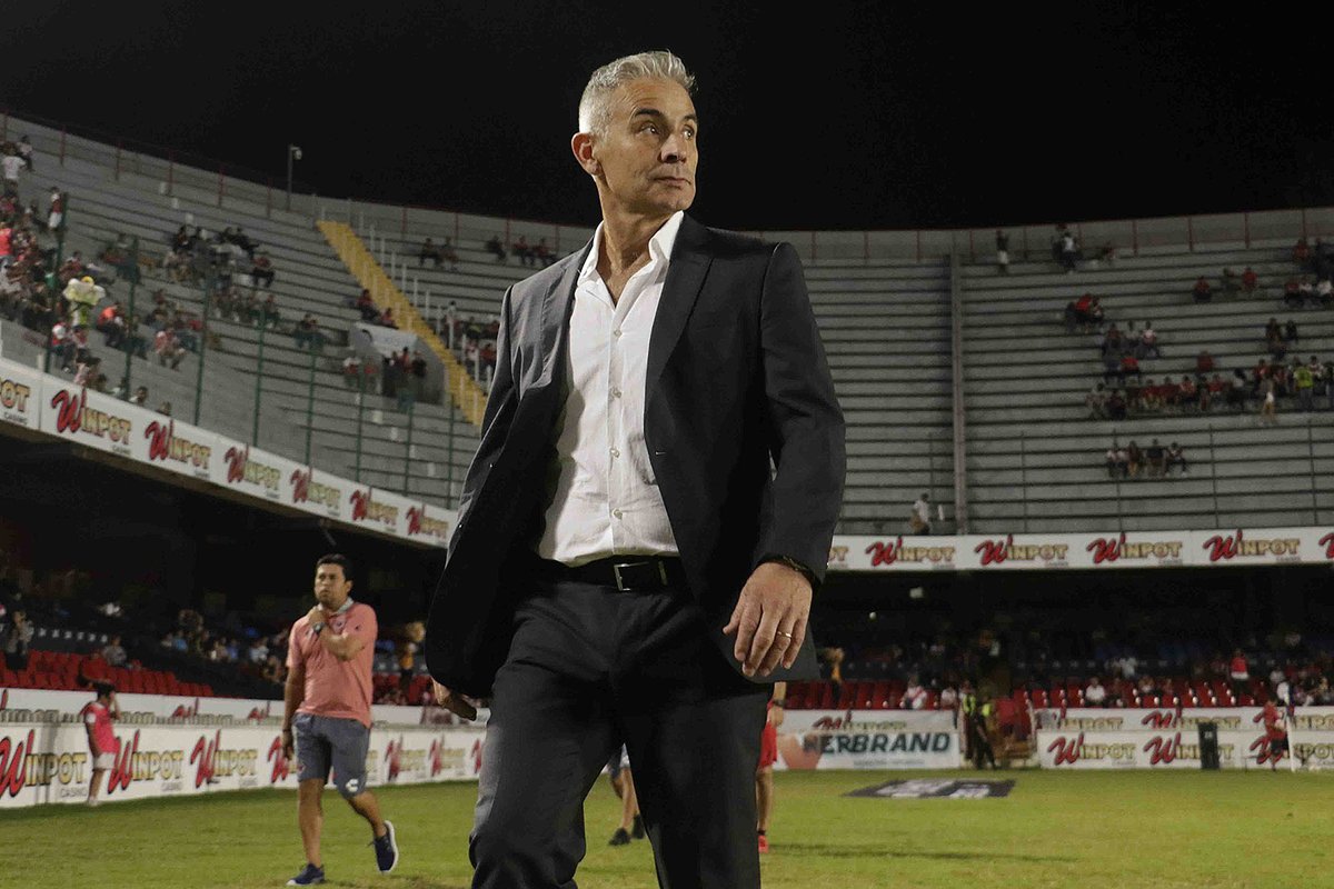 ¡Se va otro! Veracruz anunció la salida de Juvenal Olmos como DT y nuevo interino