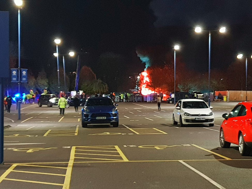 De último momento: Helicóptero de los dueños del Leicester se estrelló afuera del estadio