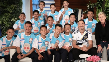 Zlatan se reunió con los niños atrapados de la cueva de Tailandia