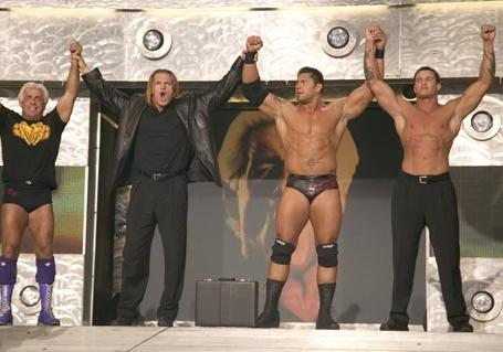 ¡Batista regresará al episodio 1000 de SmackDown y reunirá a Evolution!