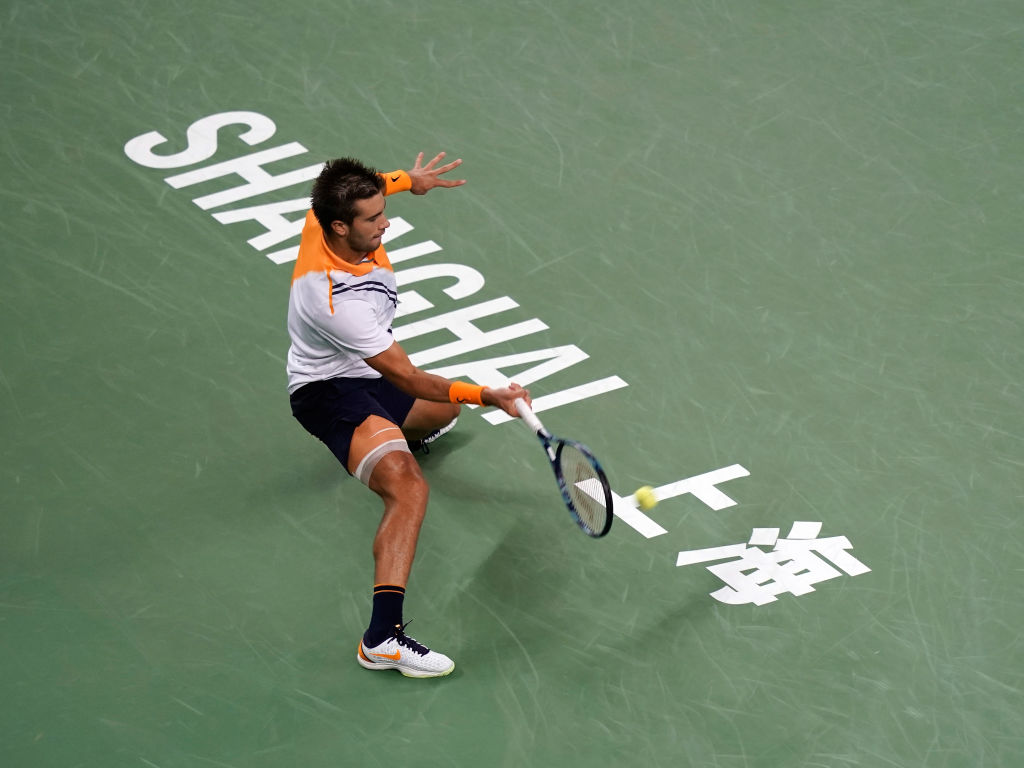 ¡Borna Coric eliminó a Federer en semifinales del Masters de Shanghái!