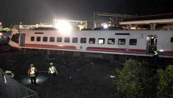 Tren descarrilado en Taiwán