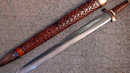 nina-encuentra-espada-mil-anos-antiguedad