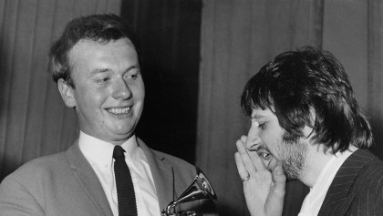 Murió Geoff Emerick, colaborador e ingeniero de audio de The Beatles