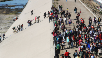 En Tijuana, deportarán a 98 migrantes que intentaron cruzar la frontera