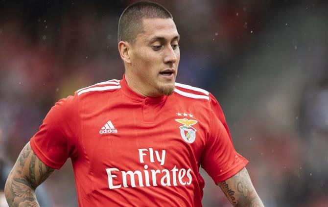 ¿Y el sueño europeo? Benfica vendería a 'Nico' Castillo en invierno 'por maleta'