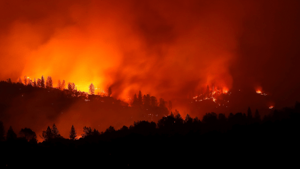 Van al menos 31 fallecidos por los incendios forestales en California