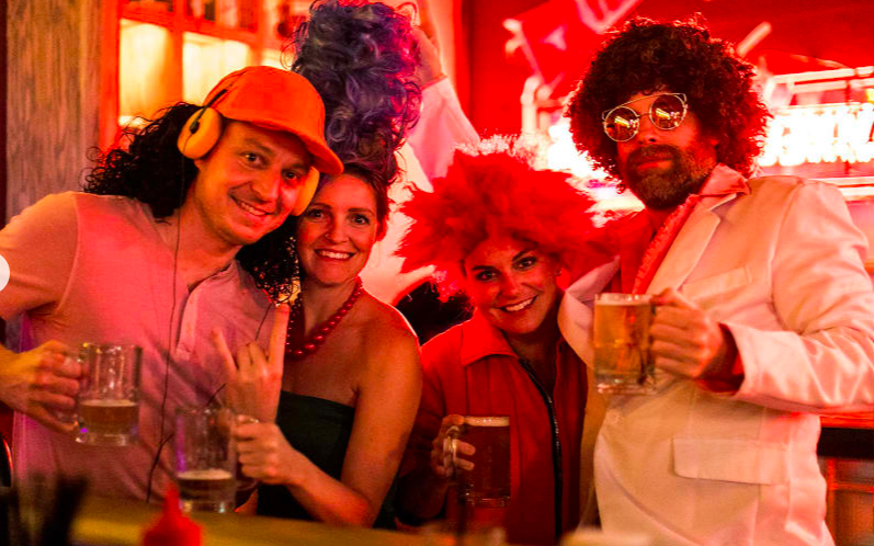 local-disfraza-bar-moe-simpsons