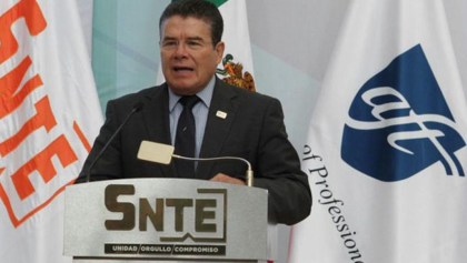 ¿Preparando el regreso de Gordillo? Juan Díaz de la Torre, dirigente del SNTE, pidió licencia al cargo