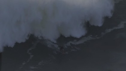 Un surfista montó una ola de 18 metros