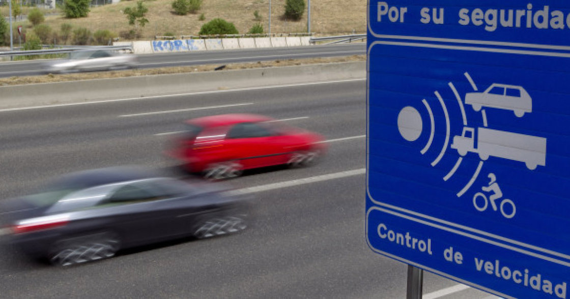 Los radares de velocidad, tambien podrán detectar si usas tu celular al volante