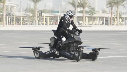 Policía de Dubai experimentando con hoverbikes