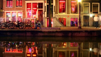 Trabajadoras sexuales dejarán los escaparates de Ámsterdam